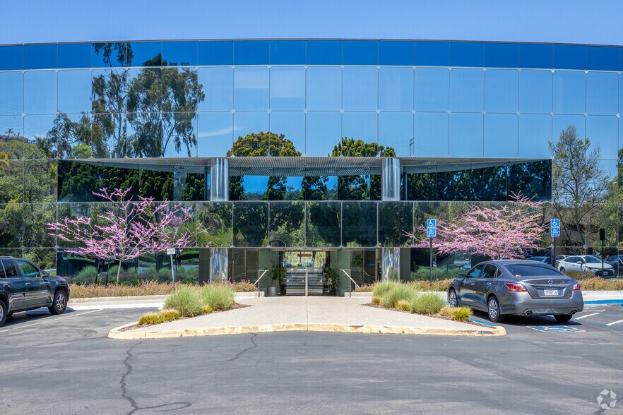 More Photos Of 1959 Palomar Oaks Way, Carlsbad Loft Creative Space For Lease