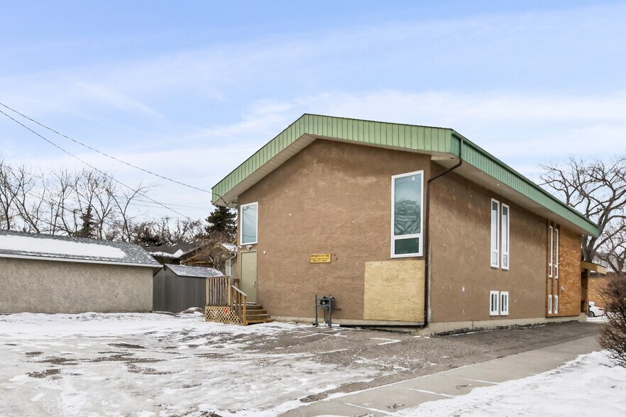 More Photos Of 232 8A St NE, Calgary Religious Facility For Sale