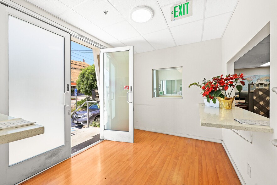 More Photos Of 548 Monterey Pass Rd, Monterey Park Warehouse For Lease