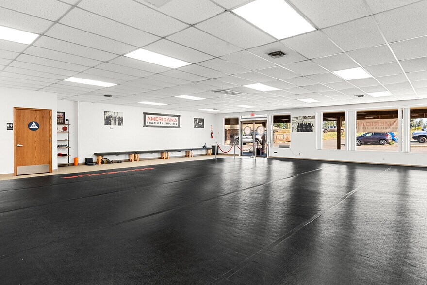 More Photos Of 7126 Skyway, Paradise Storefront Retail Office For Sale