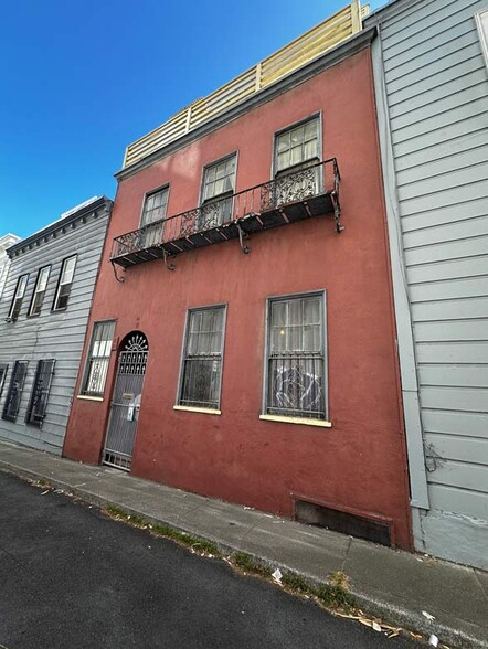 Primary Photo Of 19 Salmon St, San Francisco Apartments For Sale