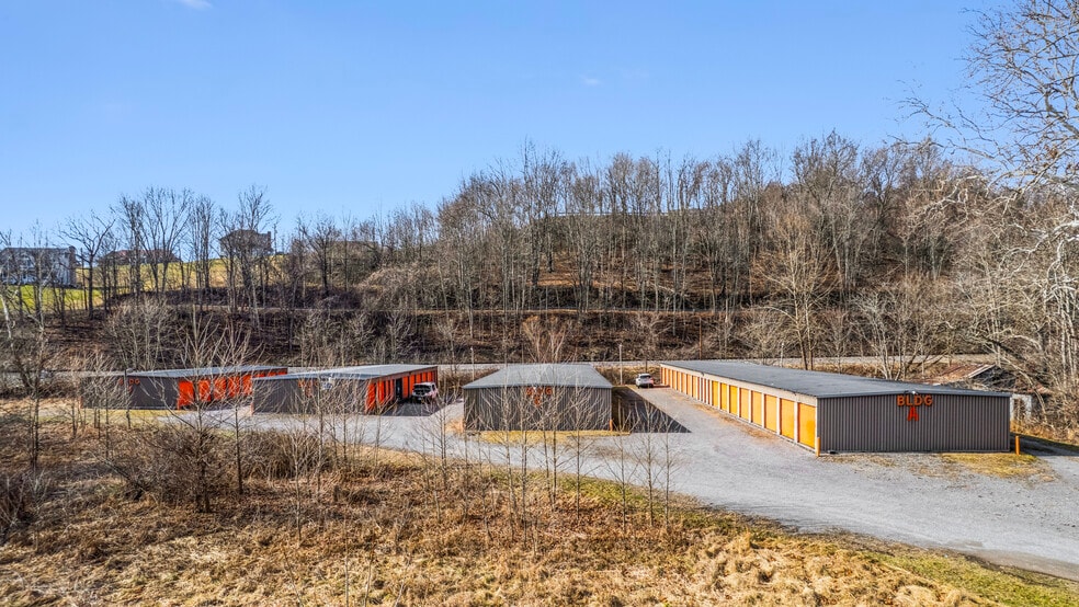 More Photos Of 129 Goldwing Dr, North Tazewell Self Storage For Sale