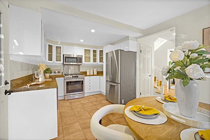 More Photos Of 7621 Norton Ave, West Hollywood Multifamily For Sale