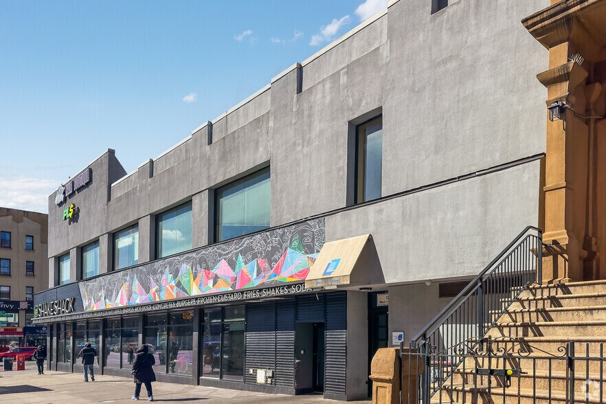 More Photos Of 1 W 125th St, New York Coworking Space