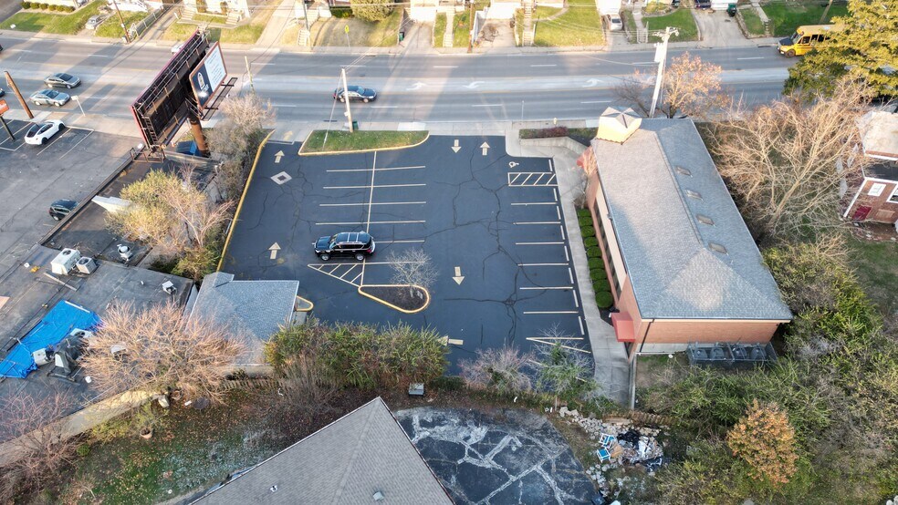 More Photos Of 5757 Glenway Ave, Cincinnati Medical For Sale