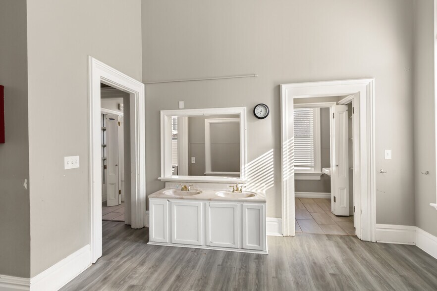 More Photos Of 1111-1123 D St, Sacramento Specialty For Sale