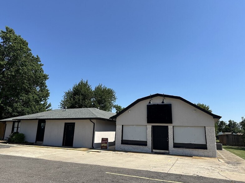 Primary Photo Of 1324 SW 89th St, Oklahoma City Freestanding For Sale