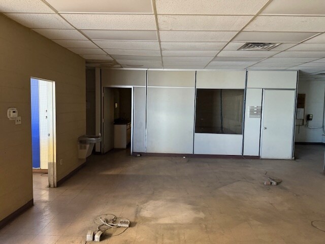 More Photos Of 520 34th St, Lubbock Warehouse For Lease