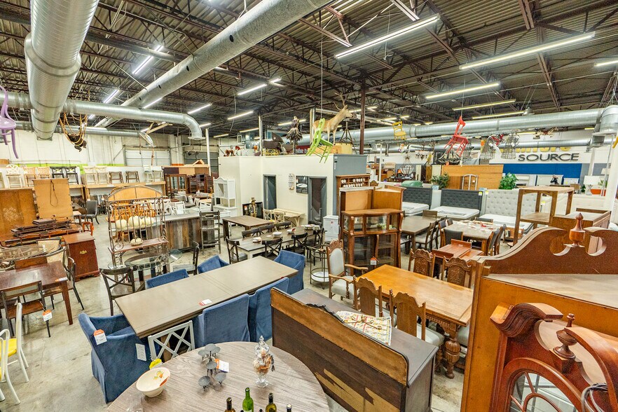 More Photos Of 2550 Regency Rd, Lexington Showroom For Lease