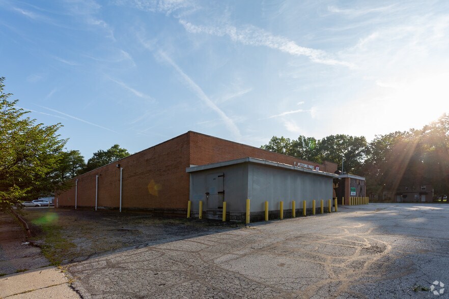 More Photos Of 1028 Hammel St, Akron Storefront Retail Office For Sale