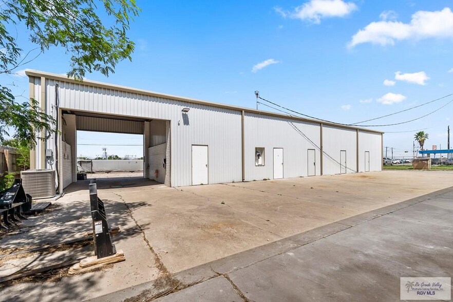 More Photos Of 3202 E Grimes St, Harlingen Light Distribution For Sale