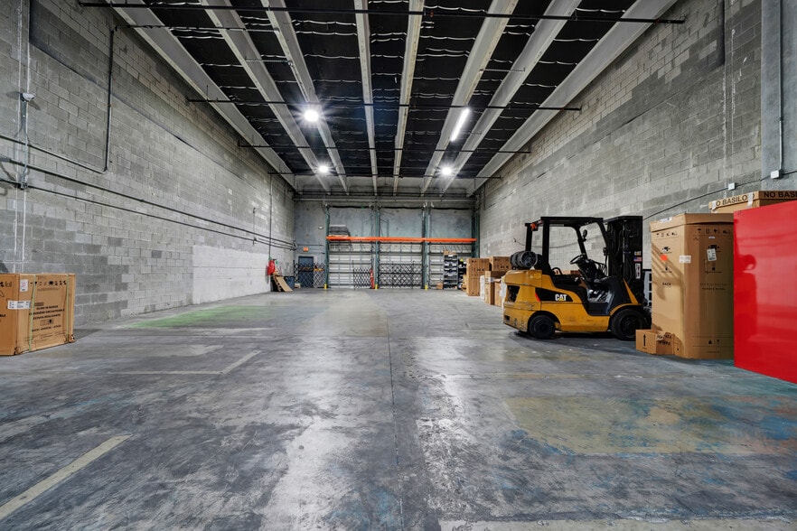 More Photos Of 7770 NW 46th St, Doral Warehouse For Sale