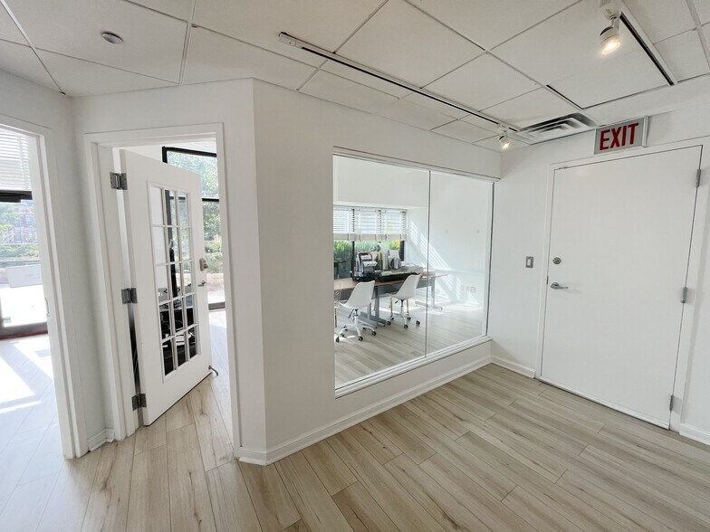 More Photos Of 325 N Desplaines St, Chicago Office For Sale