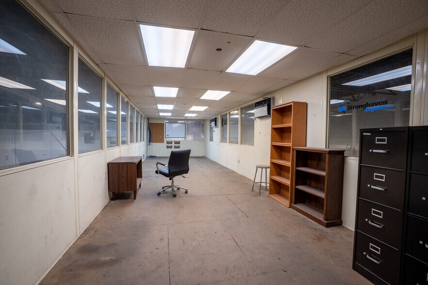 More Photos Of 11135 Monroe Rd, Matthews Distribution For Sale