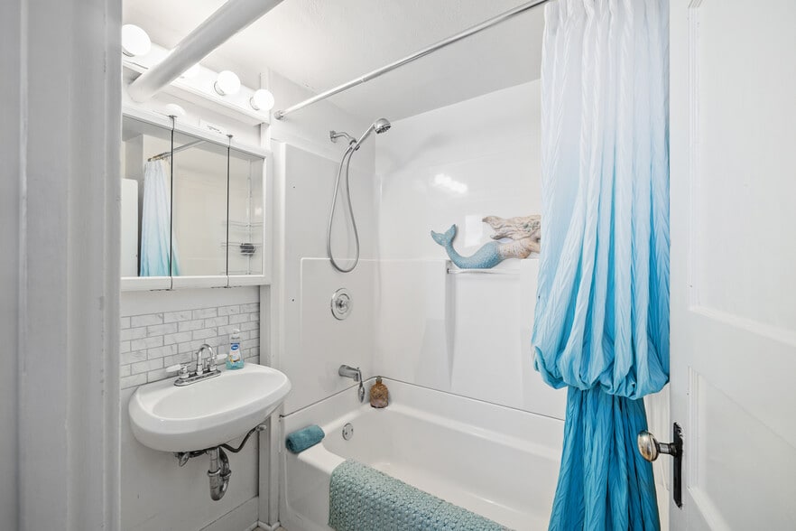 More Photos Of 720 E Lincolnway, Cheyenne Office Residential For Sale