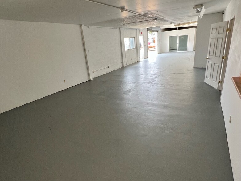 More Photos Of 1775-1783 Callens Rd, Ventura Warehouse For Lease