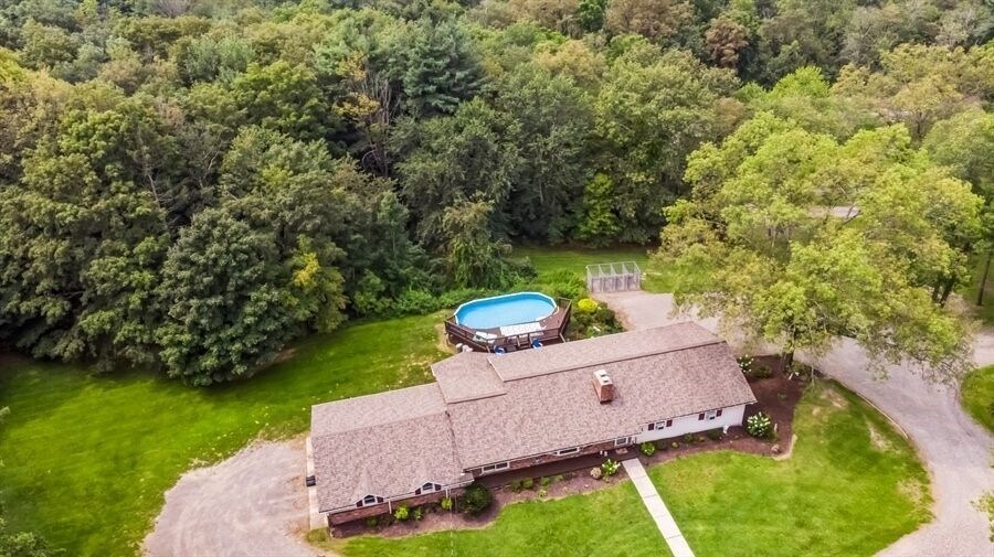 More Photos Of 109-111 N Cross Rd, Lagrangeville Veterinarian Kennel For Sale