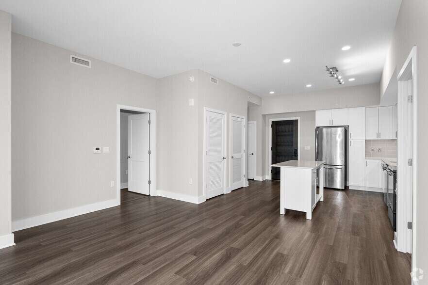 More Photos Of 3400 S Clark St, Arlington Apartments For Lease