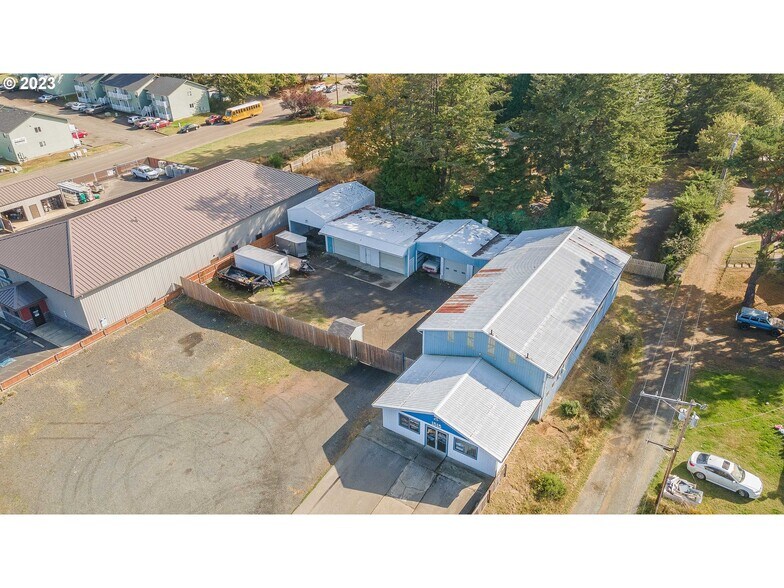 More Photos Of 1515 Newmark Ave, Coos Bay Auto Dealership For Sale