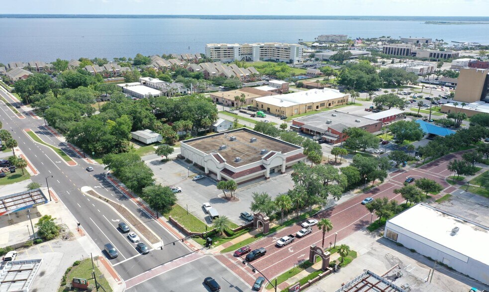 More Photos Of 550 W 1st St, Sanford Freestanding For Sale