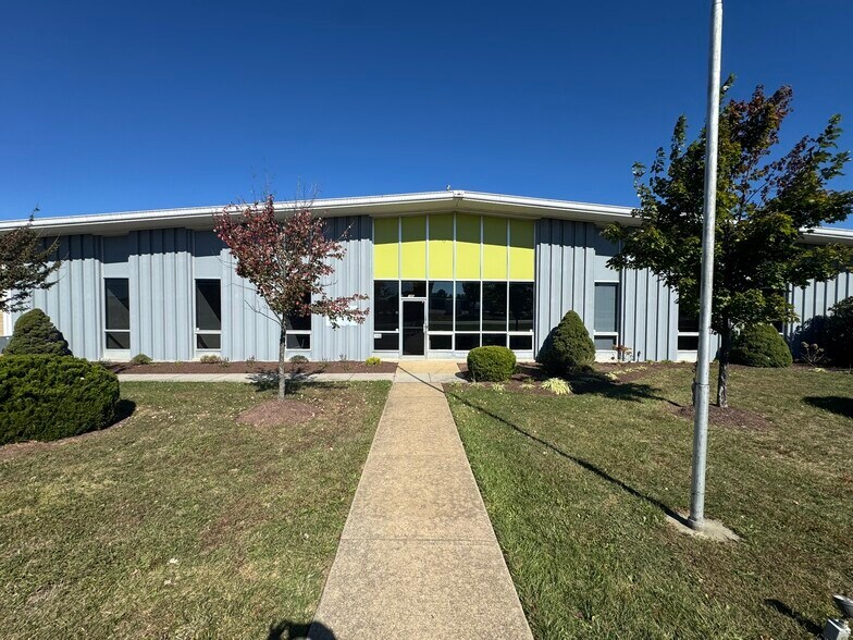 More Photos Of 400 Battaile Dr, Winchester Manufacturing For Lease