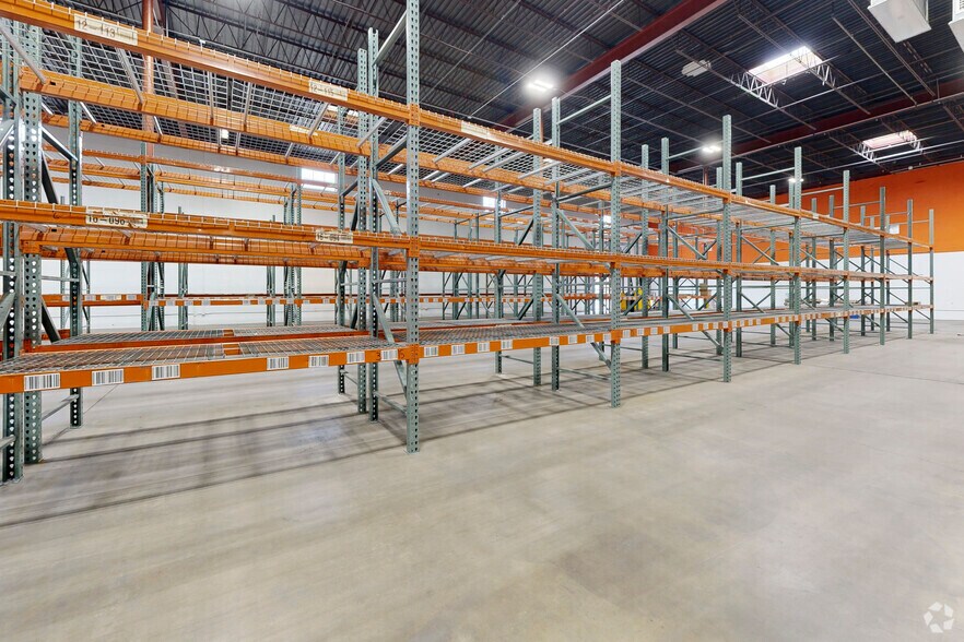 More Photos Of 4800 Dahlia St, Denver Warehouse For Lease