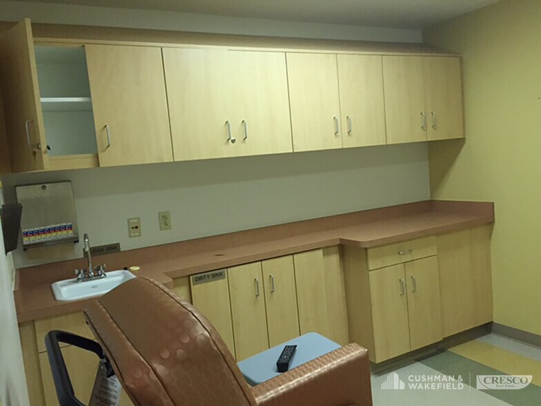 More Photos Of 824 E Broad St, Elyria Office For Lease