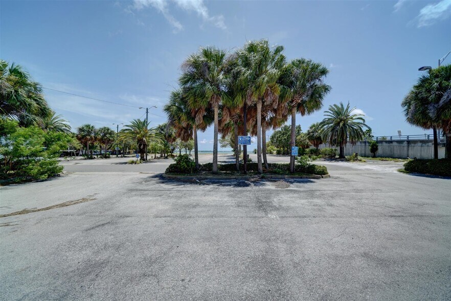 More Photos Of 805 S Gulfview Blvd, Clearwater Beach Land For Sale