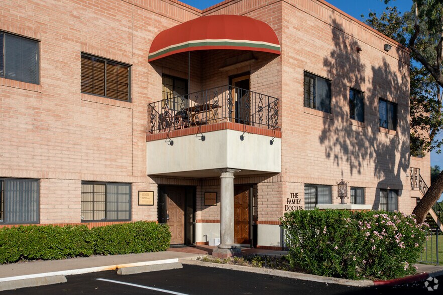 More Photos Of 1580 N Kolb Rd, Tucson Unknown For Lease