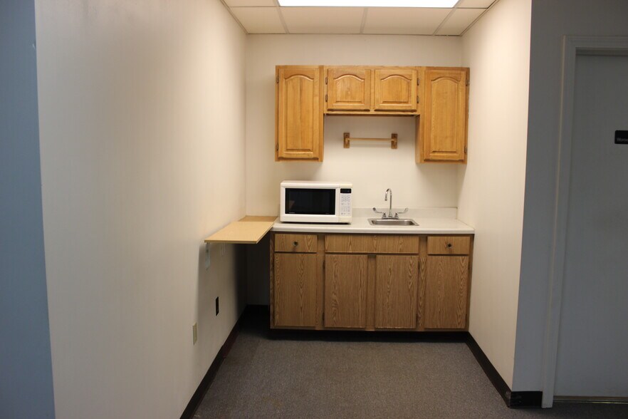 More Photos Of 56 Leonard St, Foxborough Light Distribution For Sale