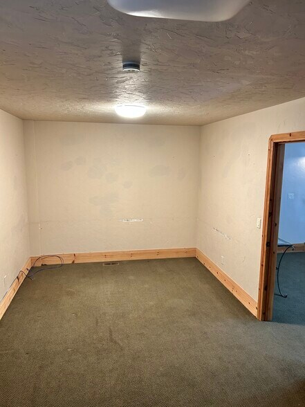 More Photos Of 365 Warren Ave, Silverthorne Showroom For Lease