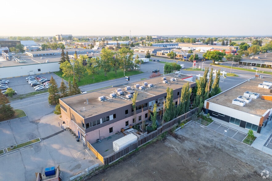 More Photos Of 5799 3rd St SE, Calgary Office For Sale