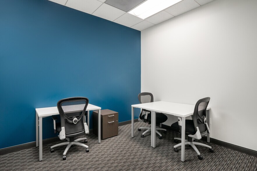More Photos Of 3730 Kirby Dr, Houston Coworking Space