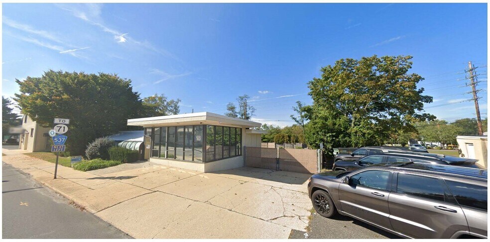 More Photos Of 15 Lewis St, Eatontown Office For Sale
