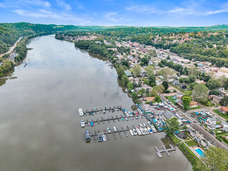 More Photos Of 228 Arch St, Verona Marina For Sale