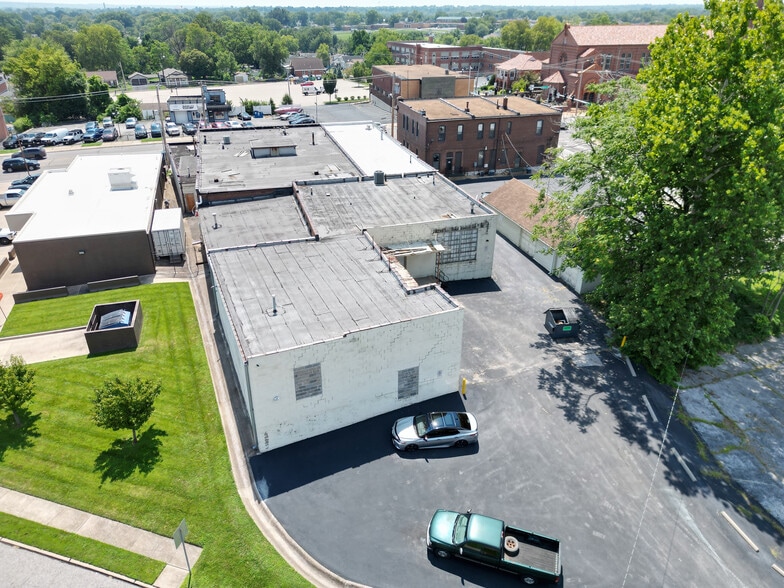 More Photos Of 8213 Gravois Rd, Affton Warehouse For Sale