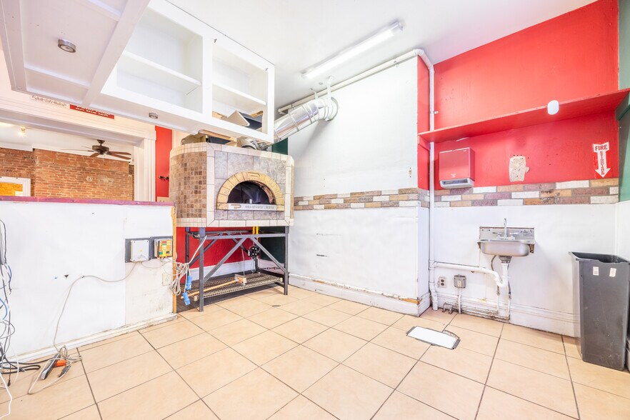 More Photos Of 336 Monmouth St, Newport Restaurant For Sale