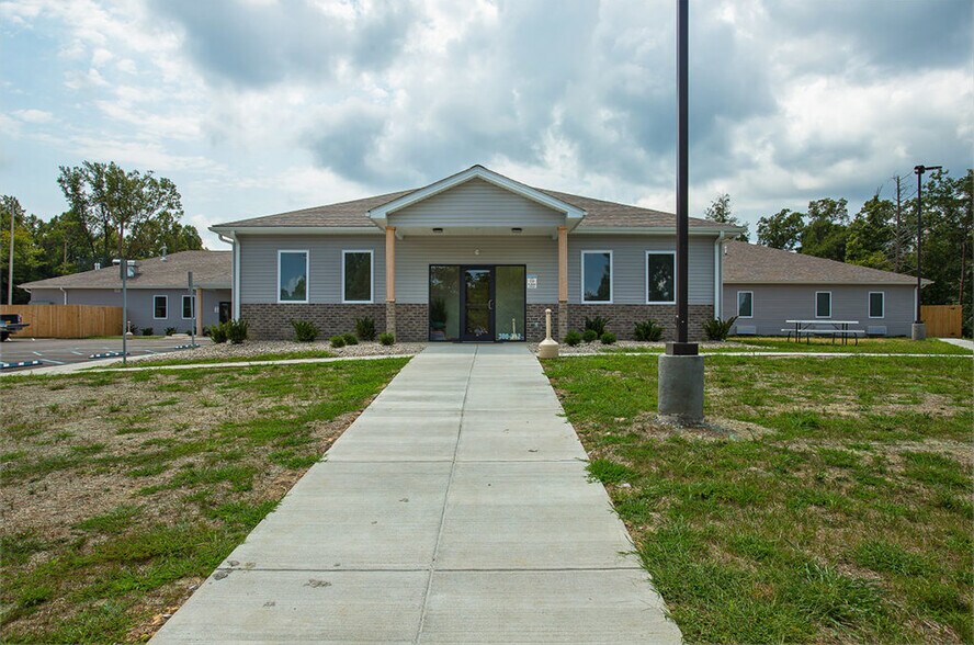 More Photos Of 300 Carrera Dr, London Medical For Sale