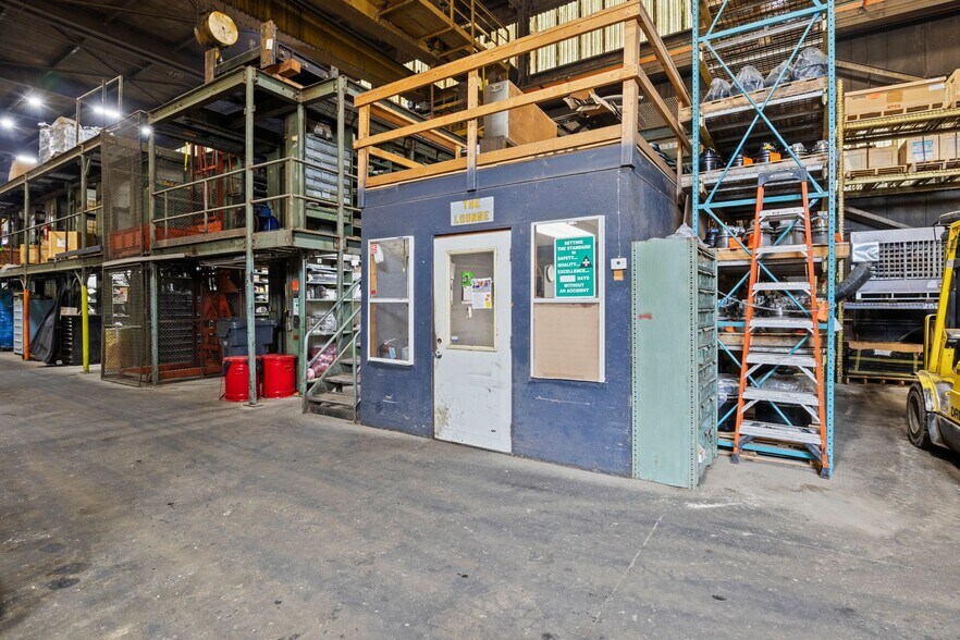 More Photos Of 9 Grimes St, Buffalo Industrial For Sale