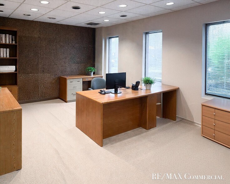 More Photos Of 758 Burton St SE, Grand Rapids Office For Sale