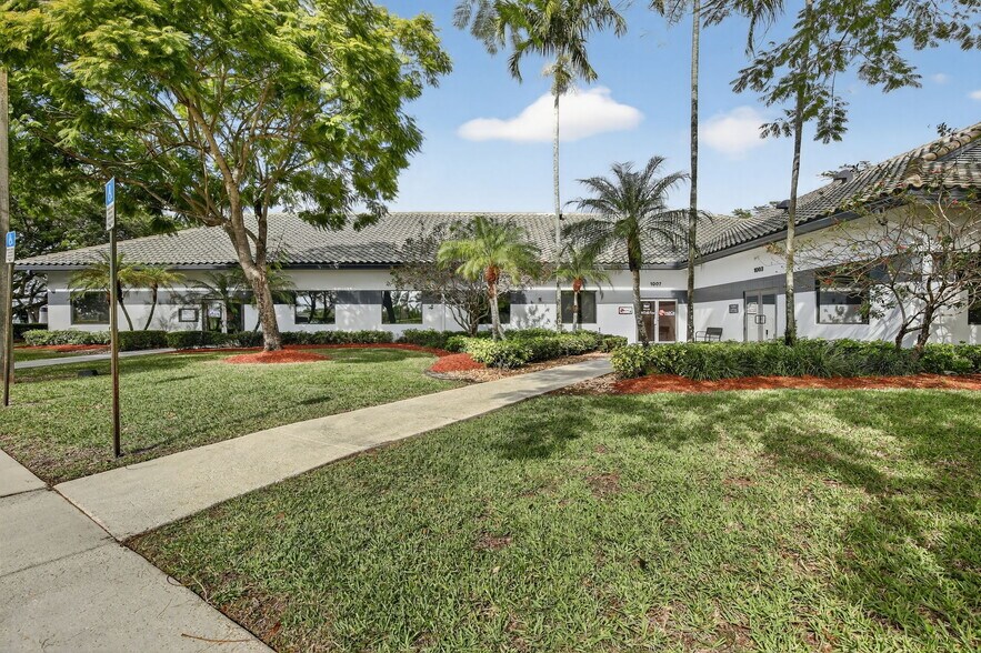 Primary Photo Of 1007 Shotgun Rd, Sunrise Office For Sale