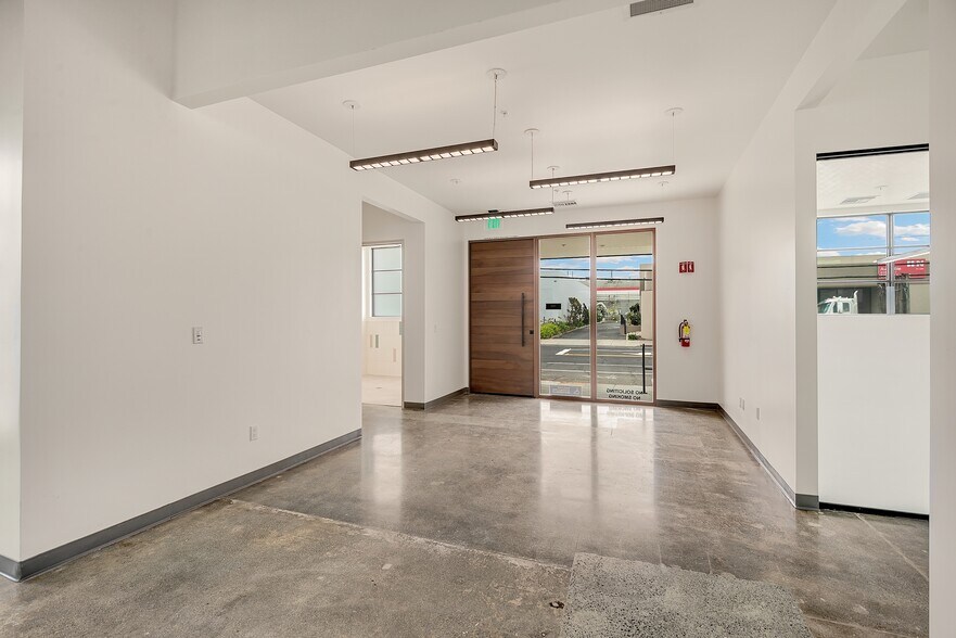 More Photos Of 730 Broadway, Redwood City Research And Development For Lease