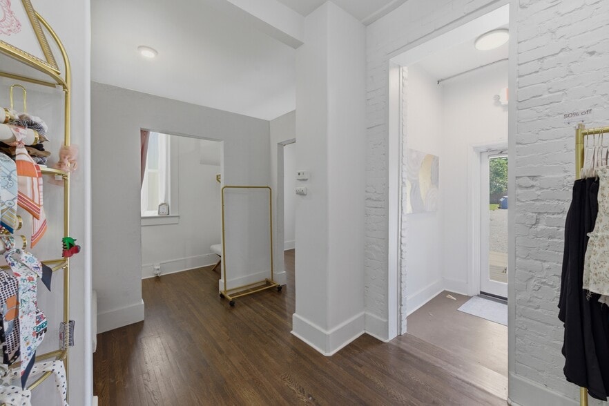 More Photos Of 203 N 11th St, Nashville Storefront Retail Office For Sale