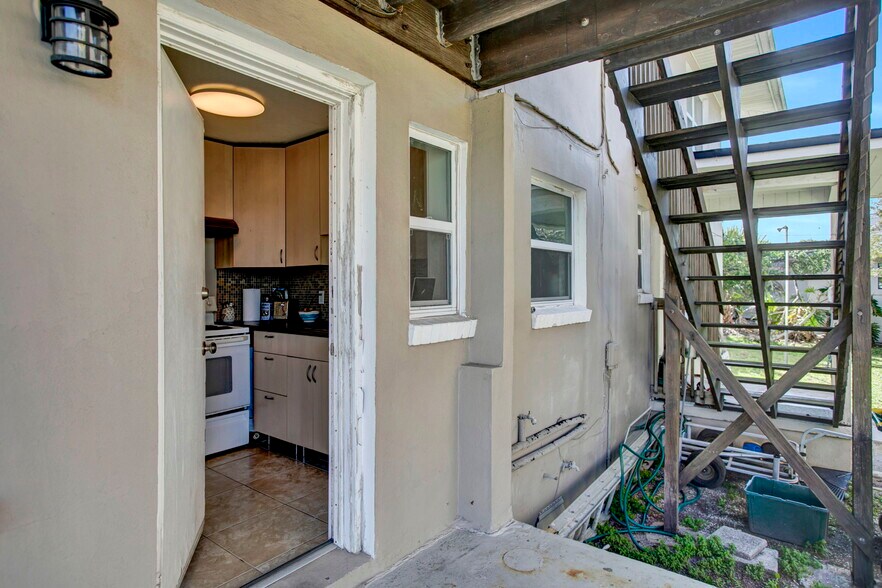 More Photos Of 205 11th Ave N, Jacksonville Beach Multifamily For Sale