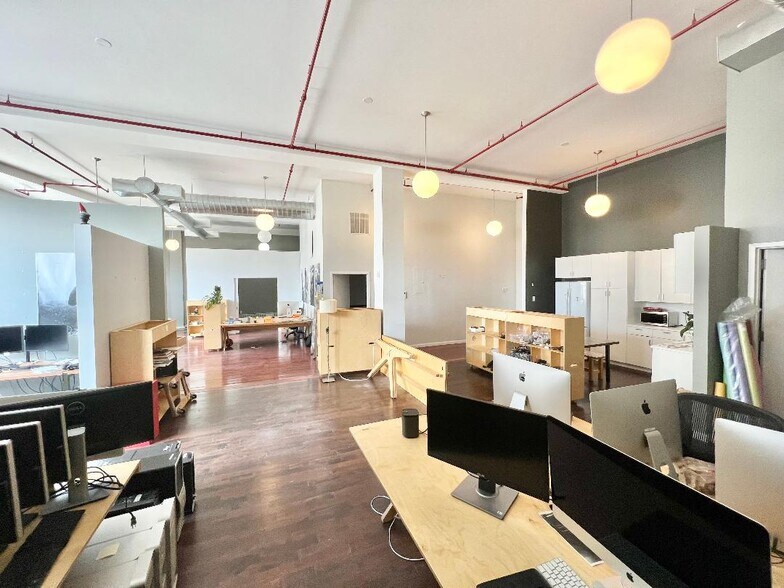 More Photos Of 11-11 44th Rd, Long Island City Office For Sale