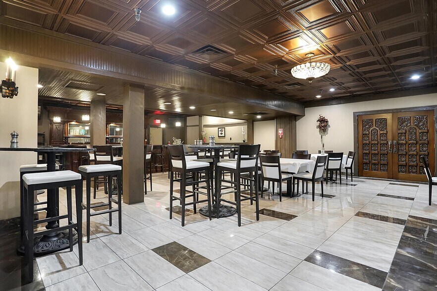 More Photos Of 35 S Main St, Batesville Warehouse For Sale