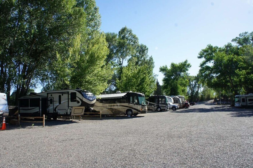 More Photos Of 65120 Old Chipeta Trl, Montrose Trailer Camper Park For Sale
