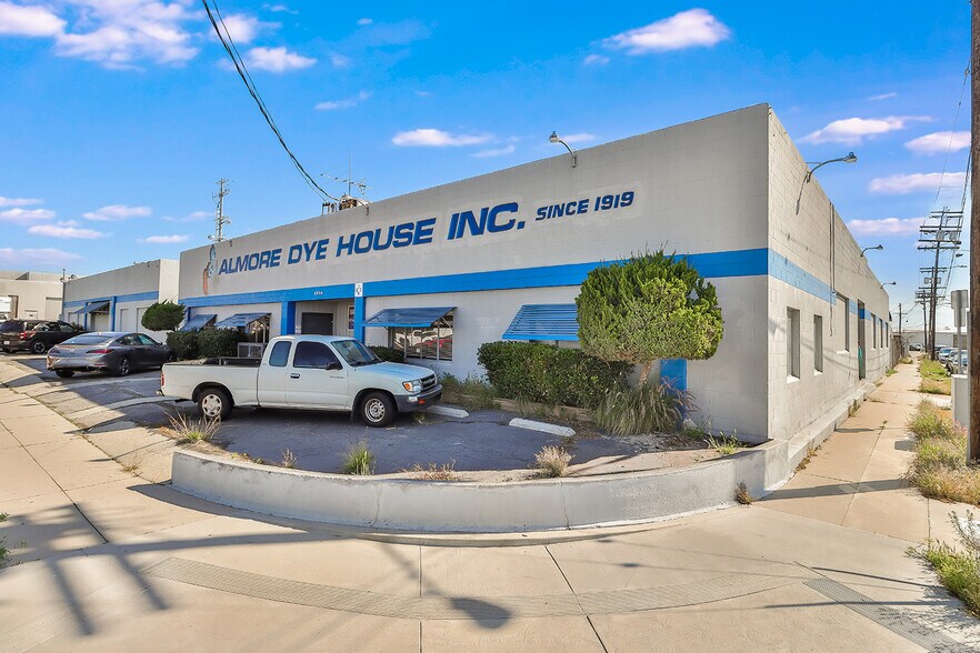 More Photos Of 6846-6856 Tujunga Ave, North Hollywood Manufacturing For Sale