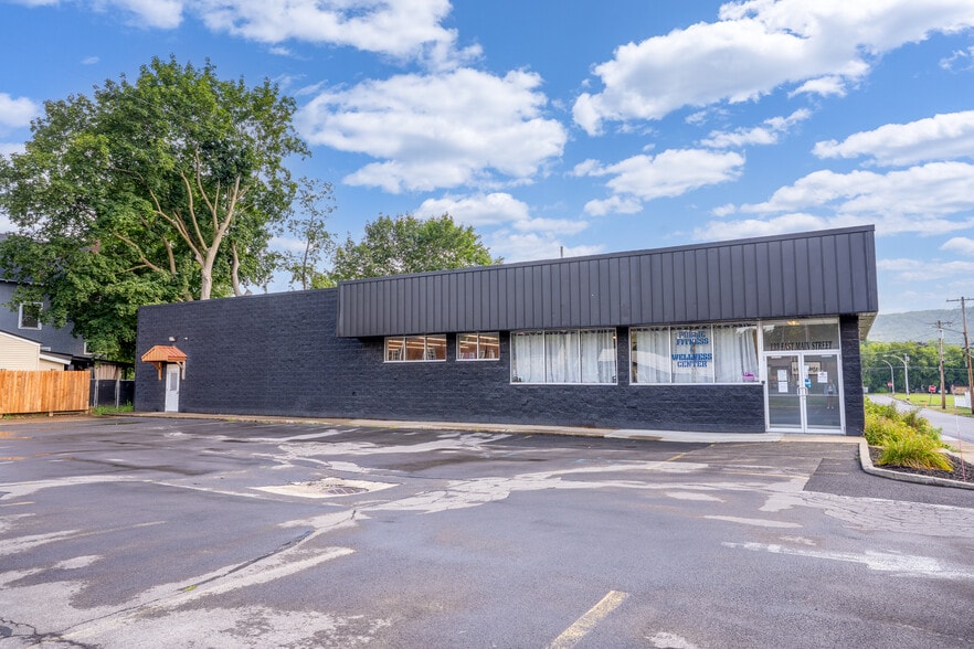 More Photos Of 133 E Main St, Frankfort Storefront For Sale