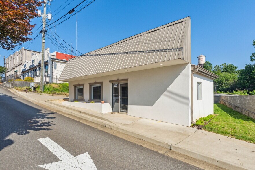 More Photos Of 37 Court St, Jasper Office For Sale